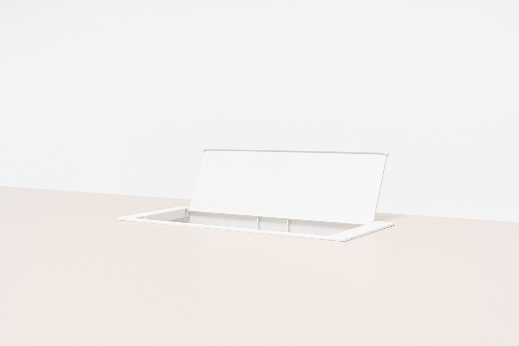 7-socket media box for desk and table