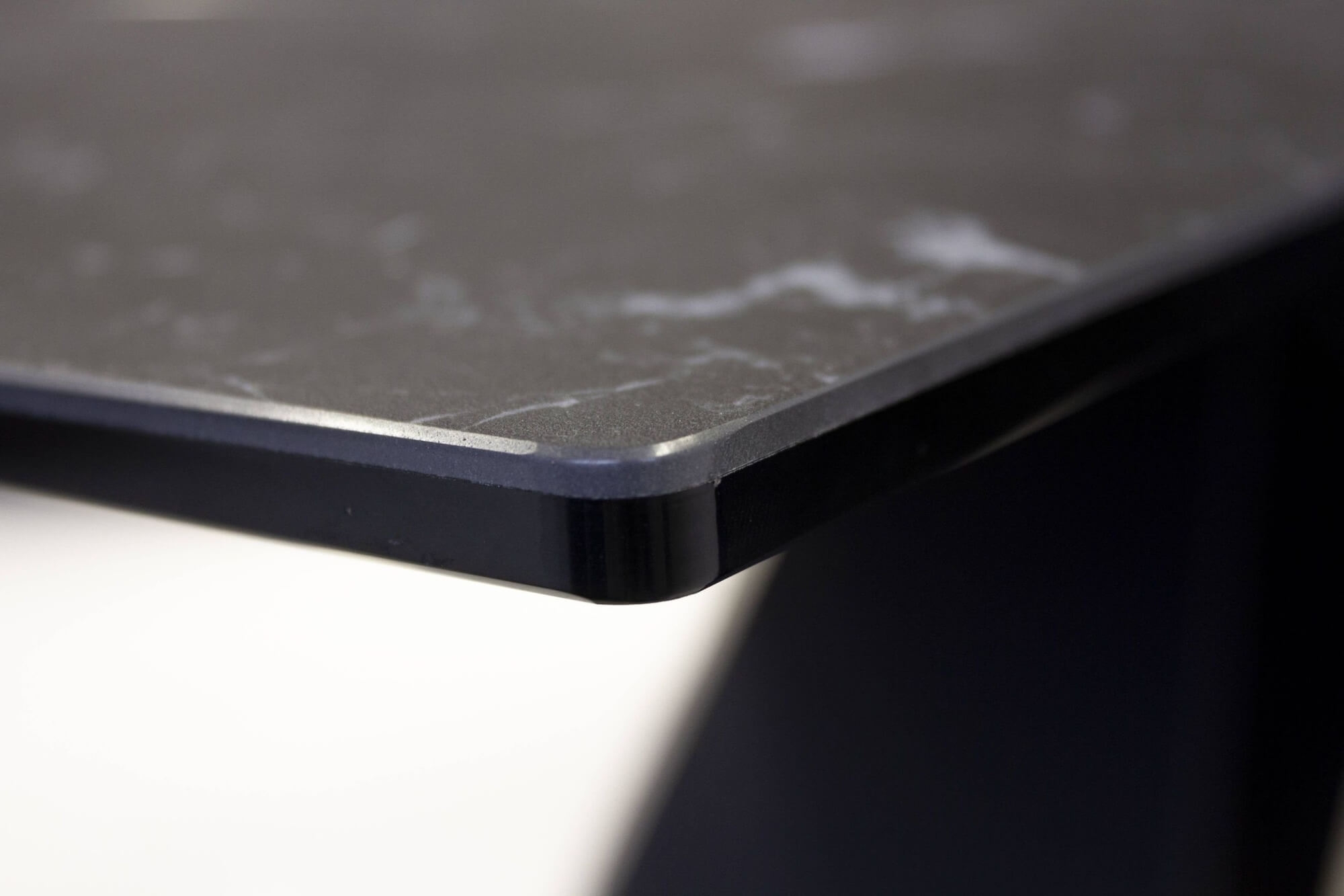 The W Extendable Dining Table