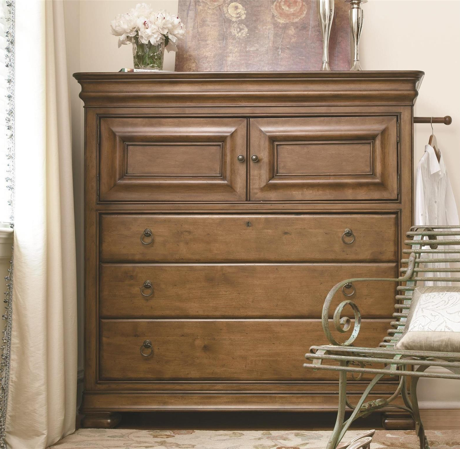 New Lou Wood Sleigh Bedroom Set