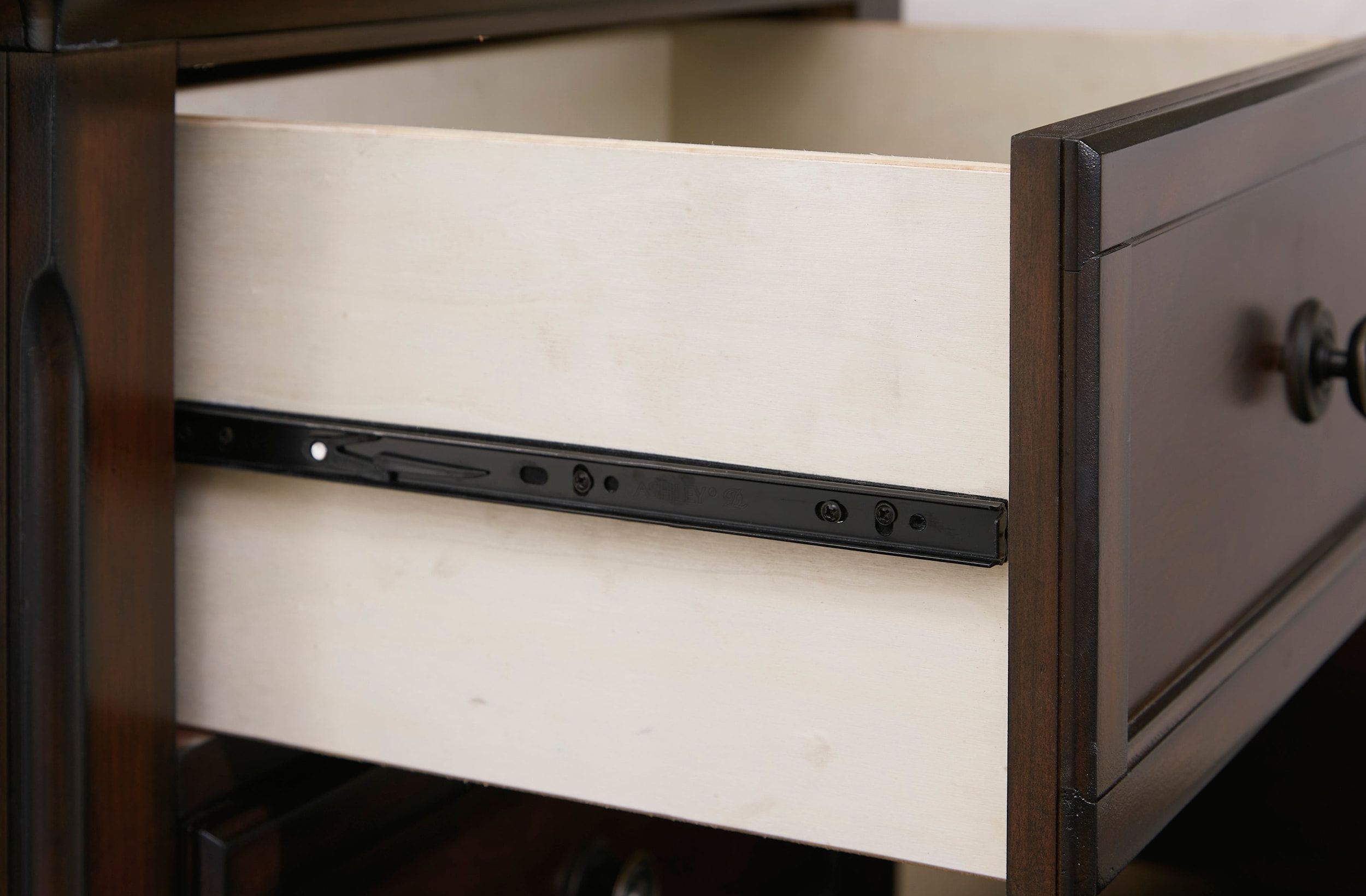Ashley SM Brookbauer 6-Drawer Wood Veneer Dresser