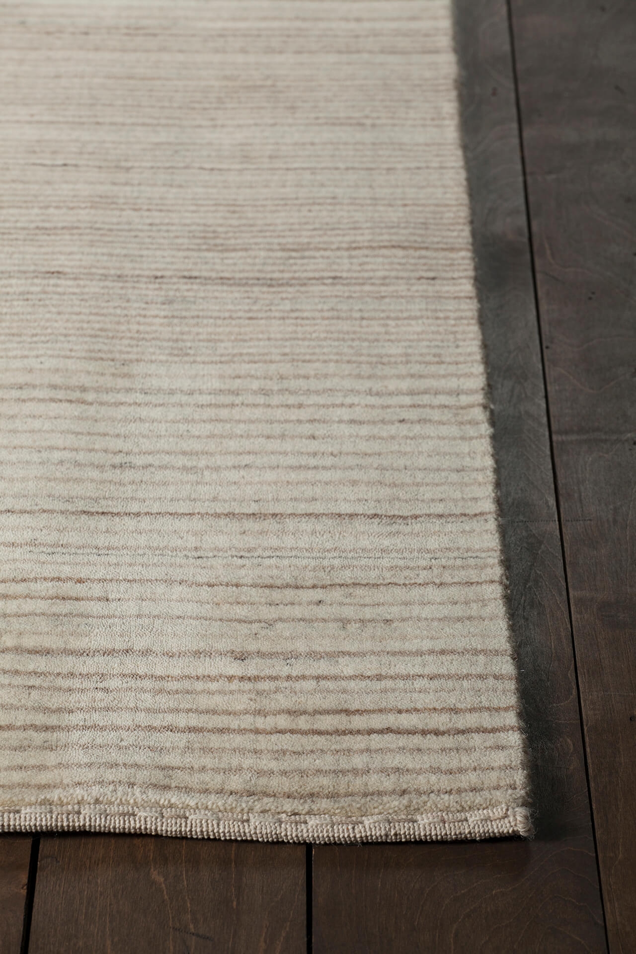 Elantra Wool Rectangular Hand-knotted Rug, 7'9" x 10'6"