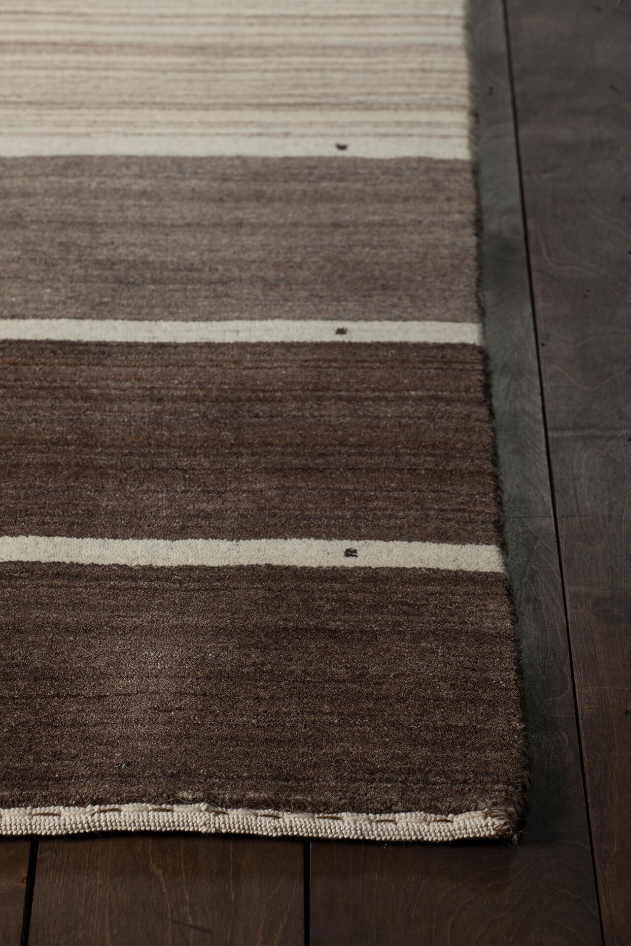 Elantra Wool Rectangular Hand-knotted Rug, 5' x 7'6"