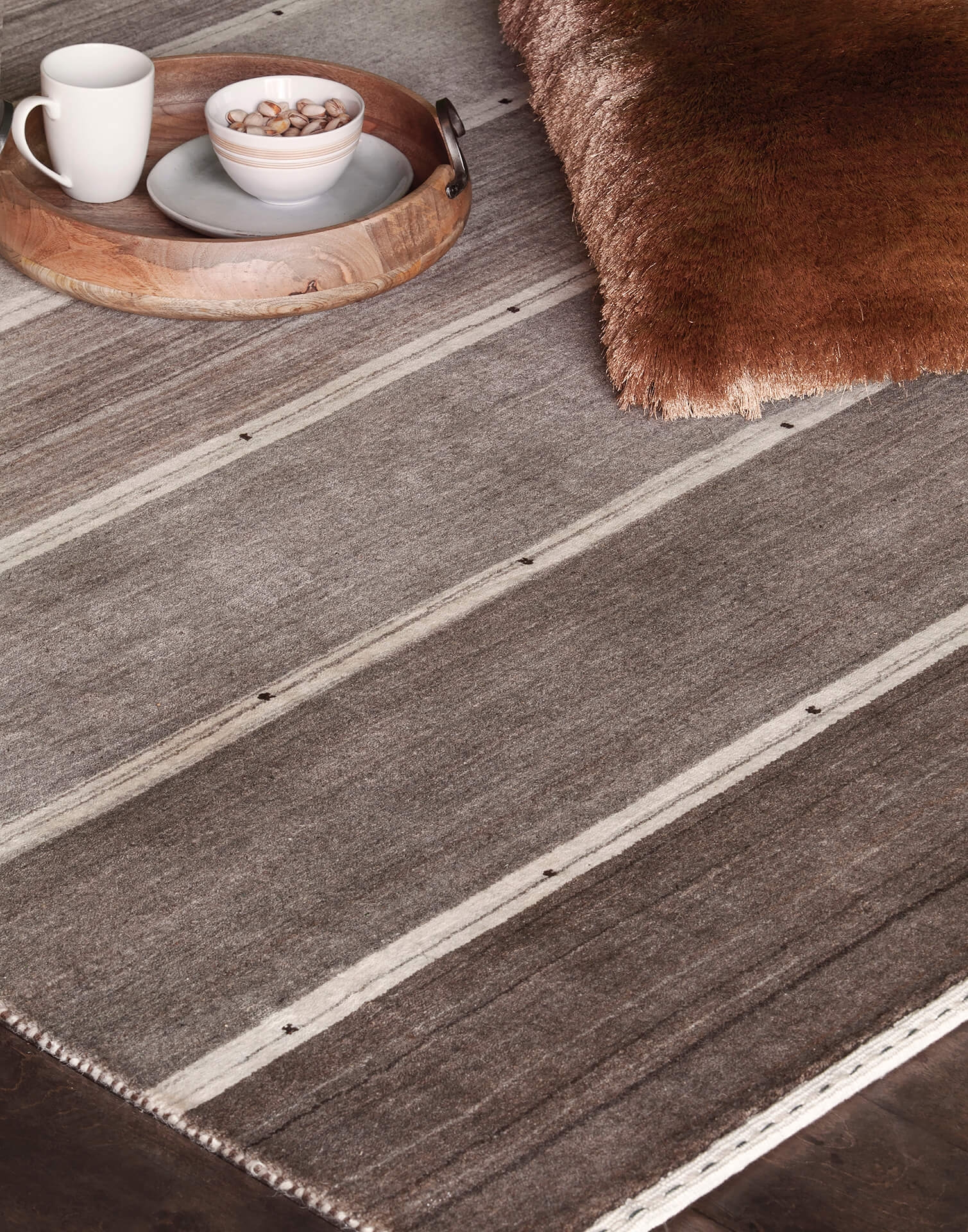 Elantra Wool Rectangular Hand-knotted Rug, 9' x 13'