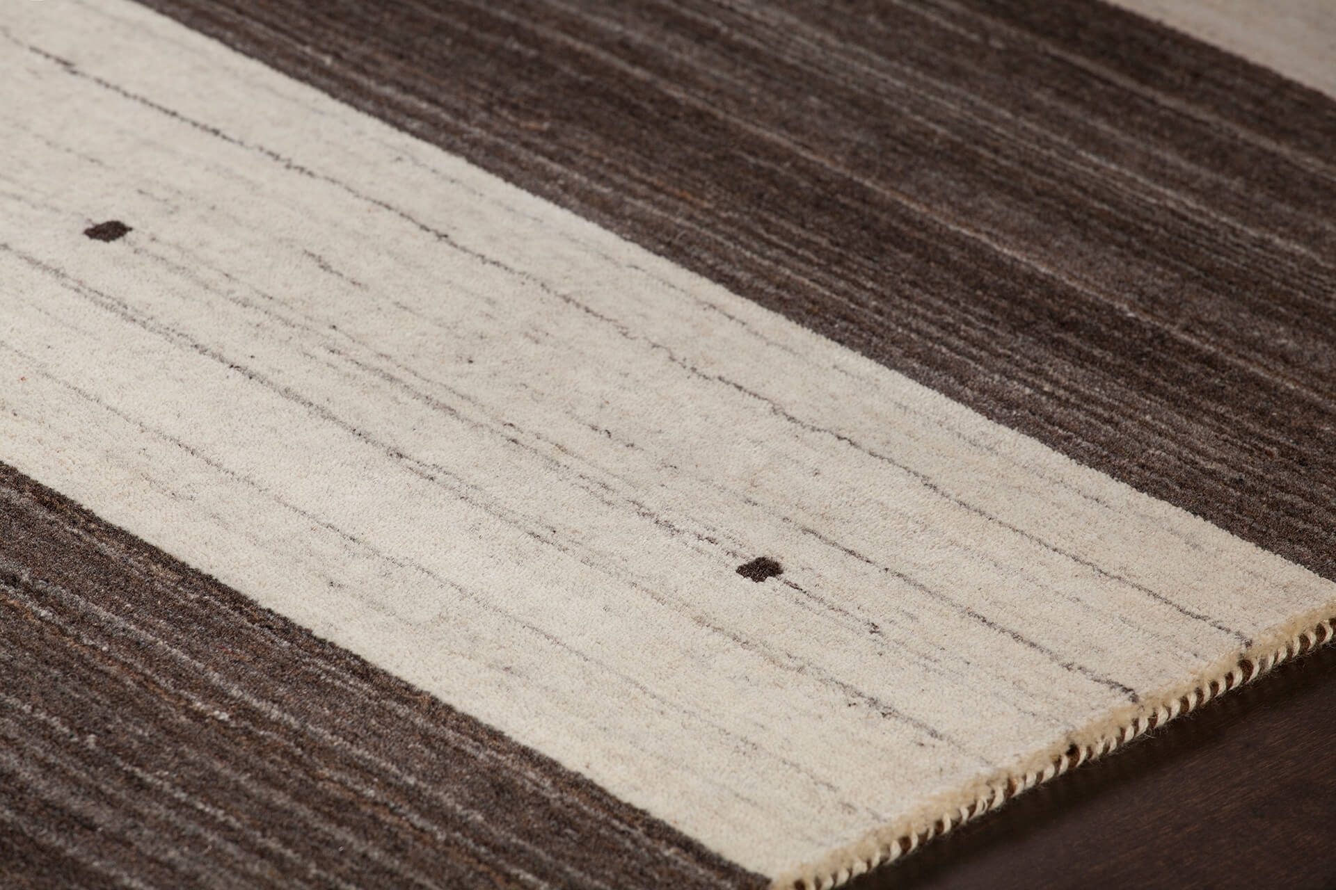 Elantra Wool Rectangular Hand-knotted Rug, 5' x 7'6"