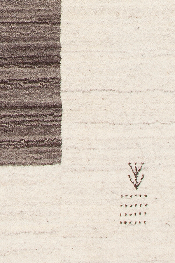 Elantra Wool Rectangular Hand-knotted Rug, 5' x 7'6"
