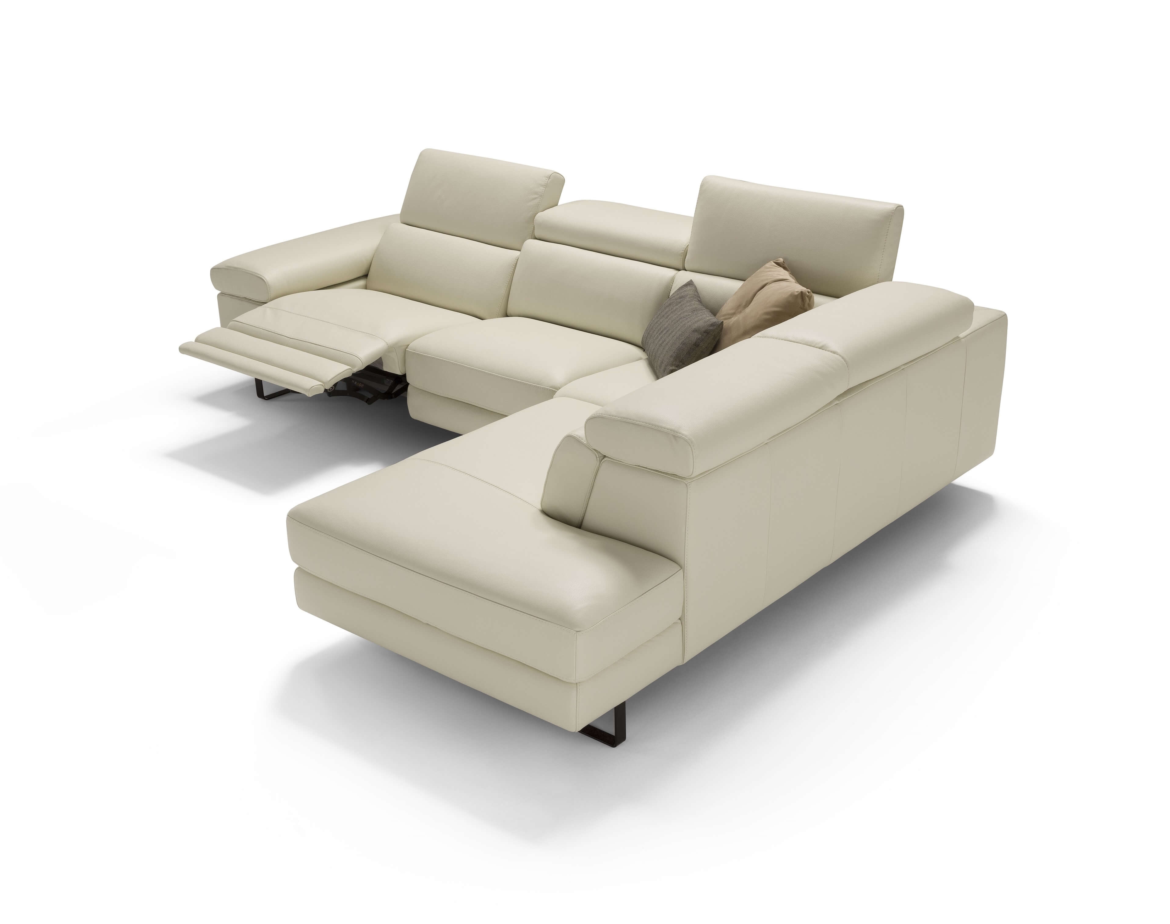 Ruben Leather L-Shaped Sectional Sofa w/Power Recliner