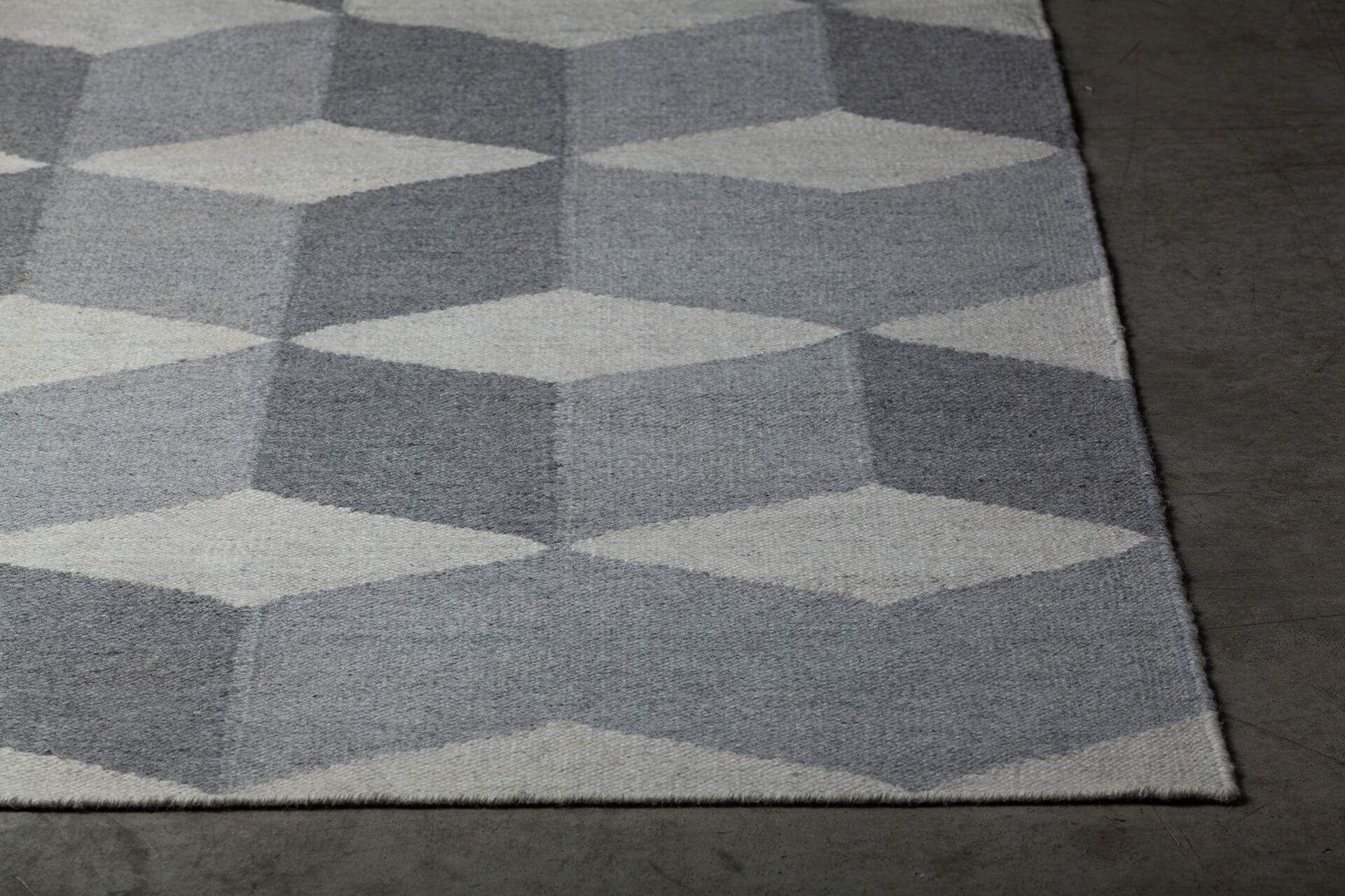Esme Polyester Rectangular Hand-woven Rug, 5' x 7'6"