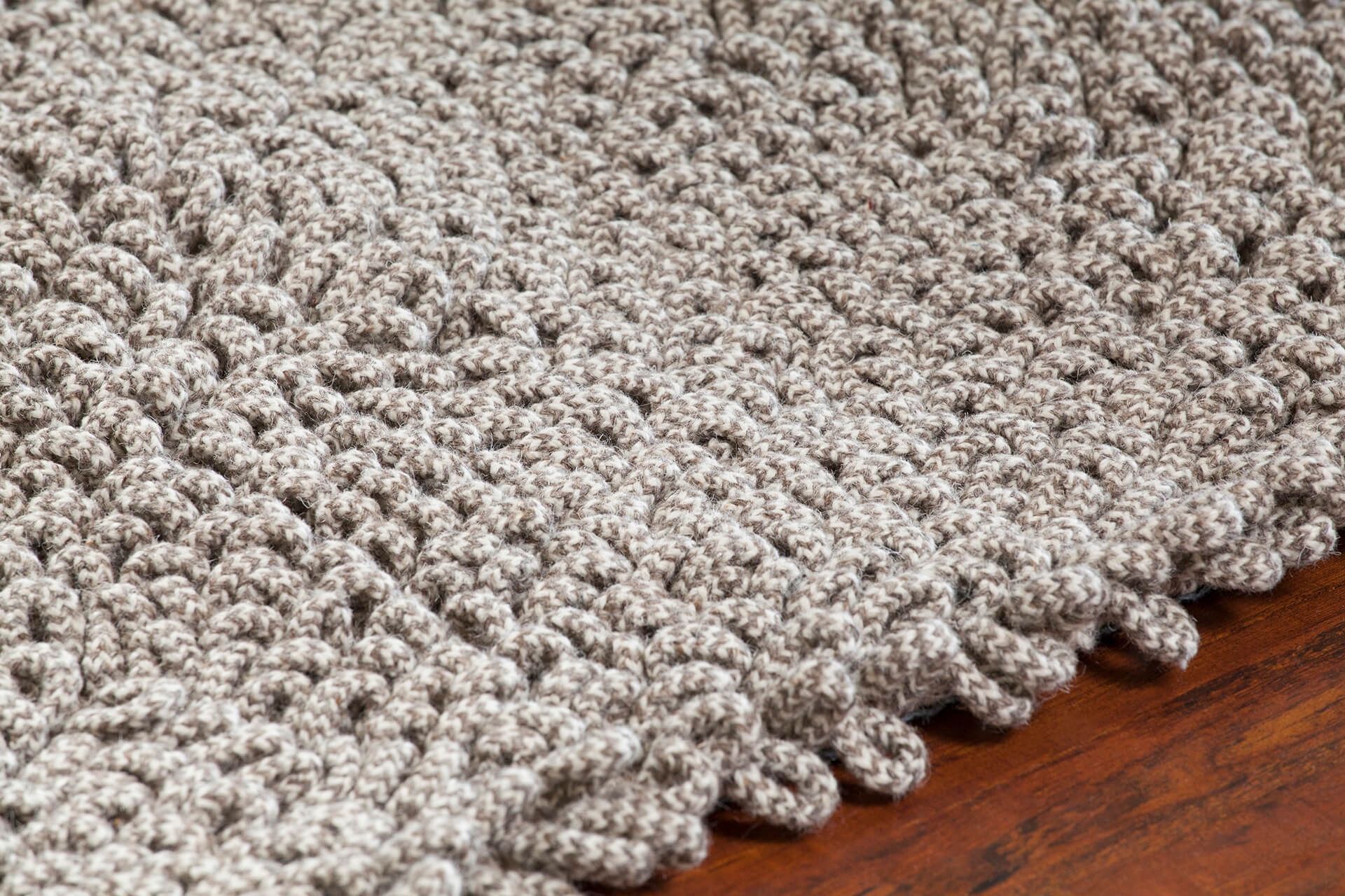 Evelyn Wool/Viscose Rectangular Hand-woven Rug, 7'9" x 10'6"