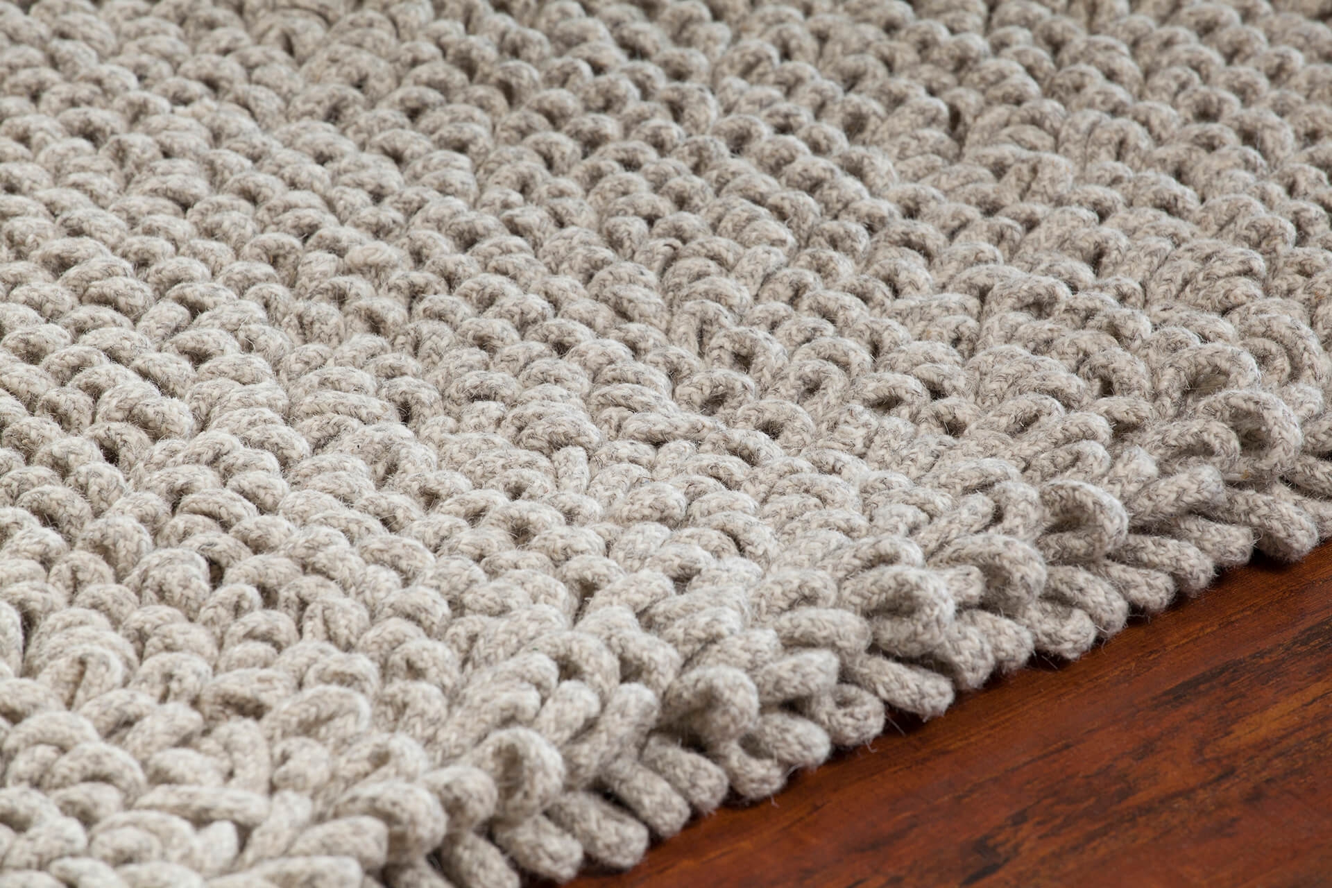 Evelyn Wool/Viscose Rectangular Hand-woven Rug, 7'9" x 10'6"