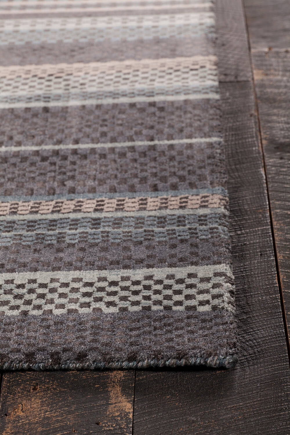 Evora Wool/Viscose Rectangular Hand-woven Rug, 5' x 7'6"