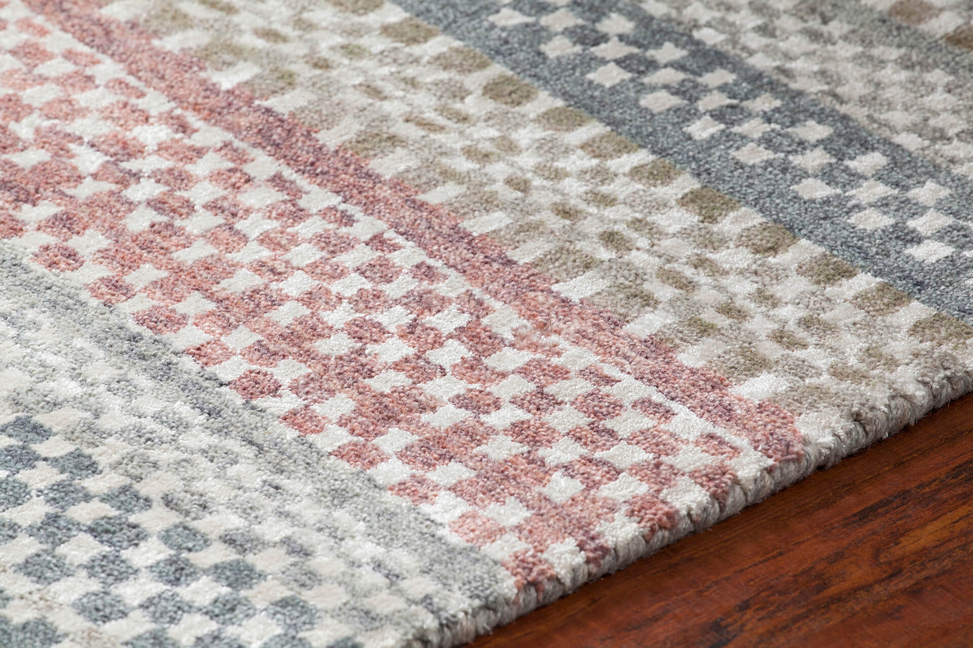 Evora Wool/Viscose Rectangular Hand-woven Rug, 5' x 7'6"