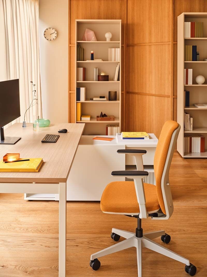 Evo Fabric Swivel Adjustable Office Chair