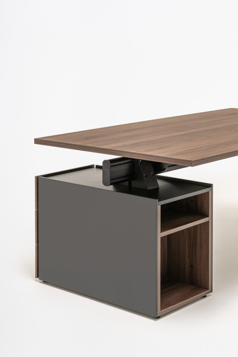 MDD Viga Office Melamine Executive Desk w/Pedestal