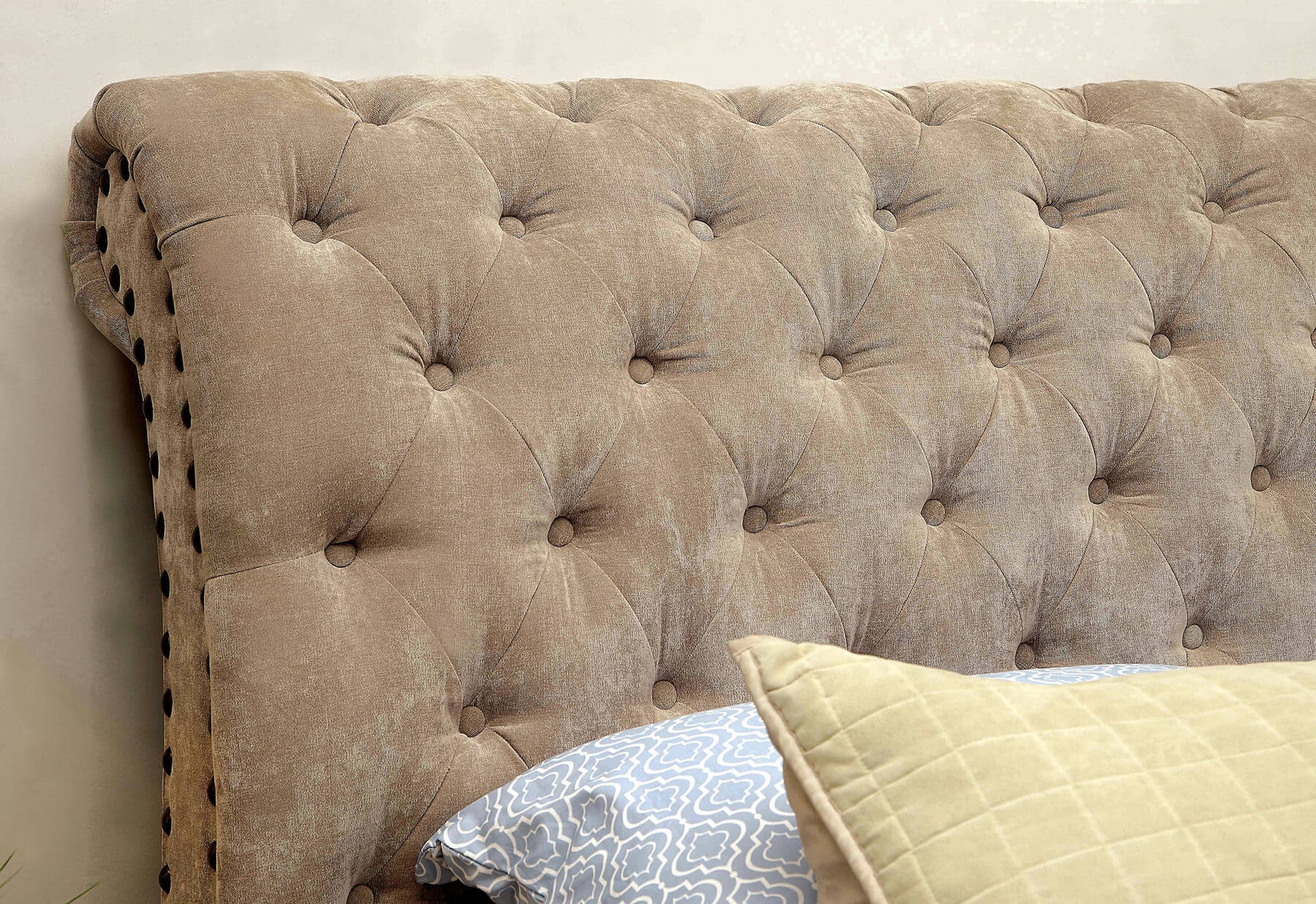 Neomi Fabric/Wood Sleigh Bed, Eastern King Size