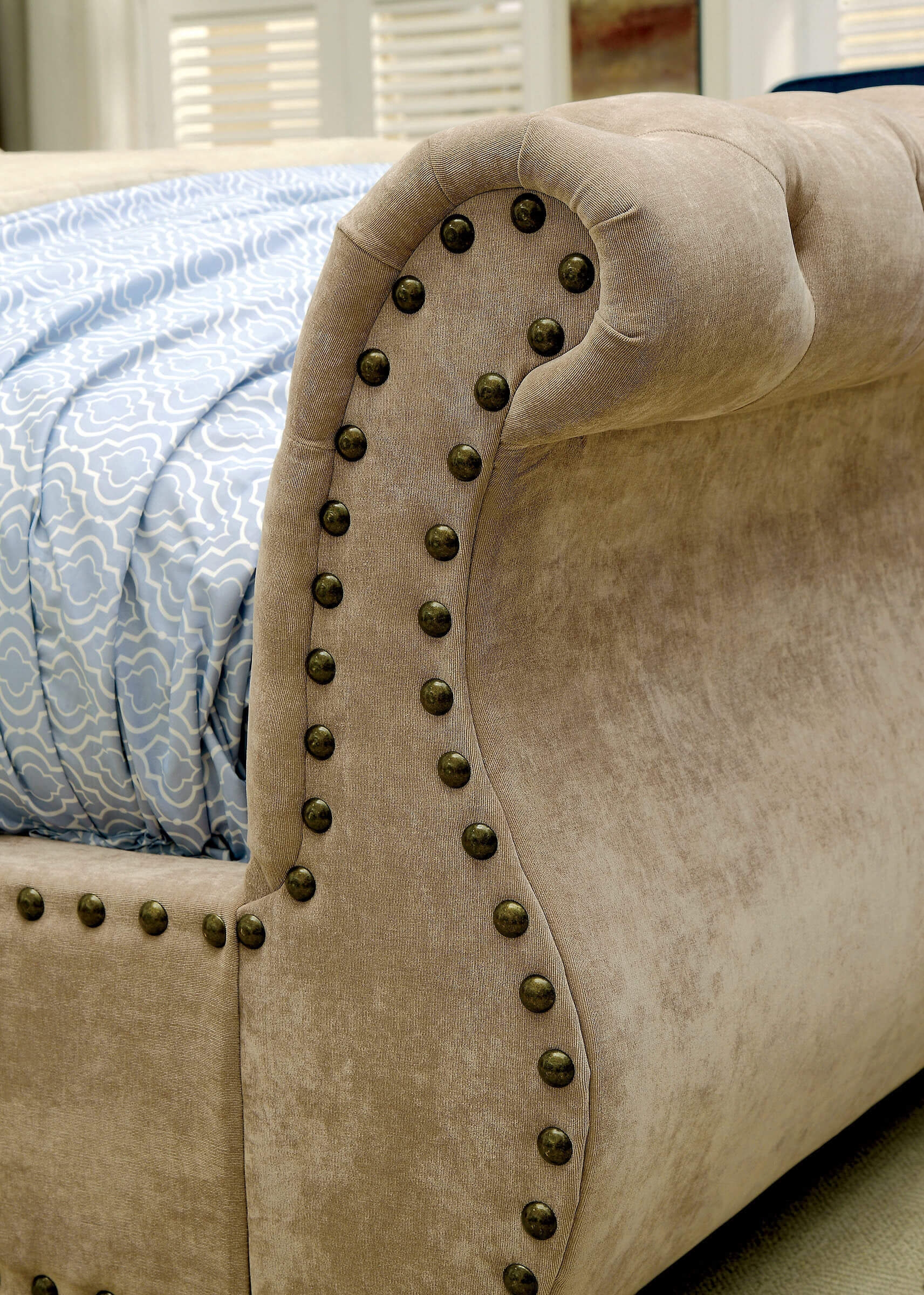 Neomi Fabric/Wood Sleigh Bed, Eastern King Size