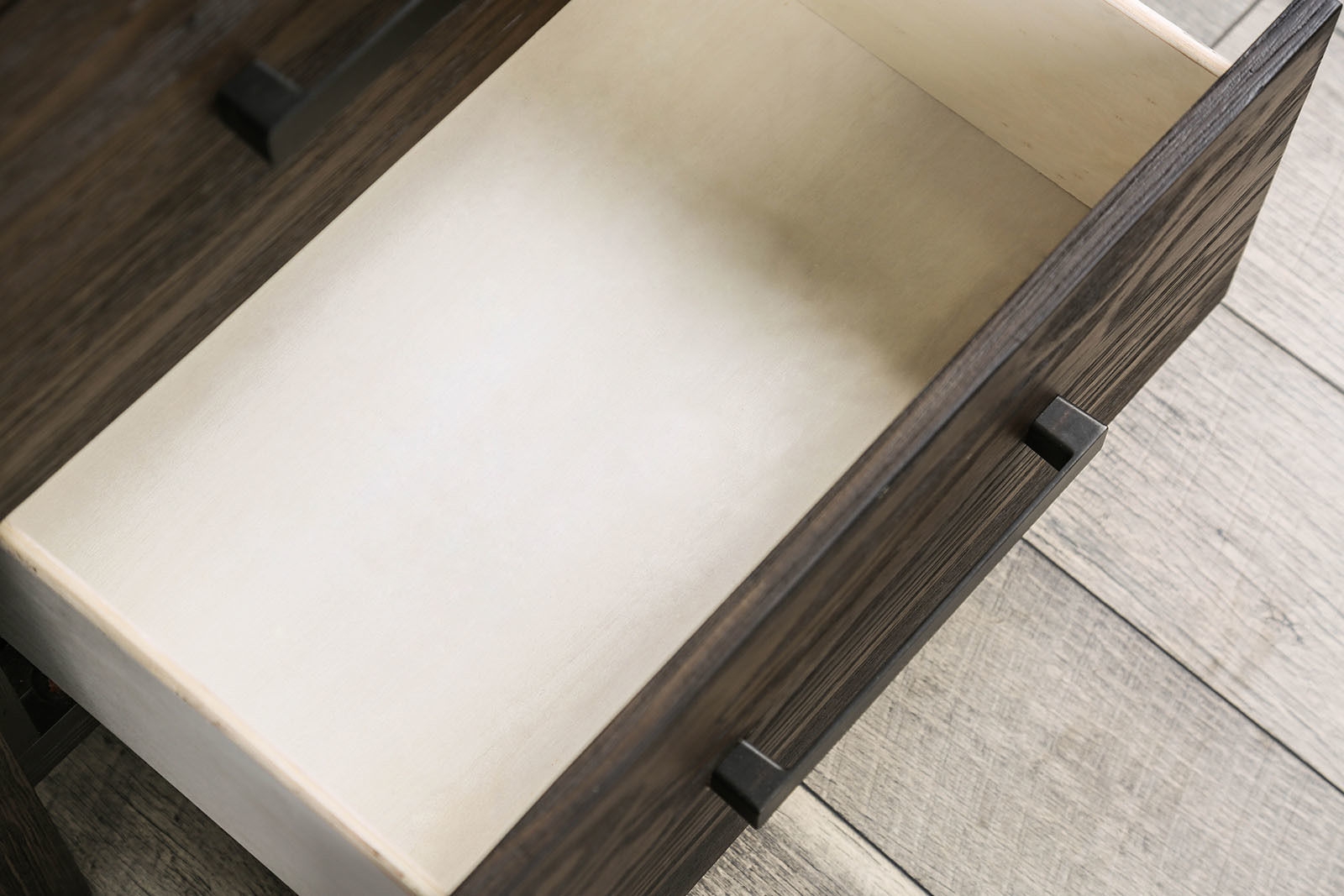Rexburg Wood Chest w/5 Drawers