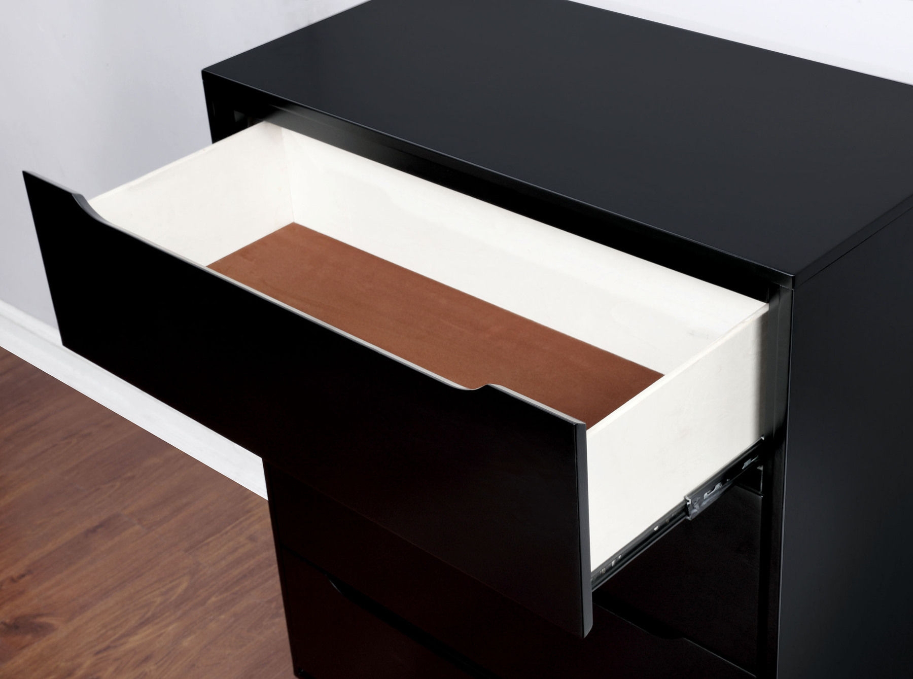 Lennart Wood Chest w/4 Drawers