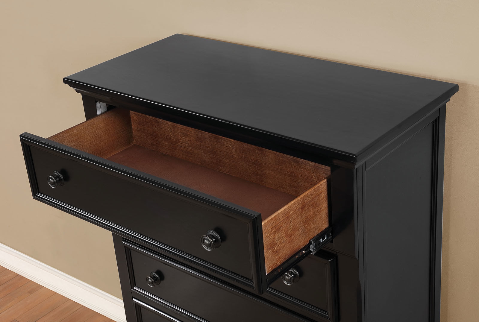 Castor Wood Chest w/5 Drawers