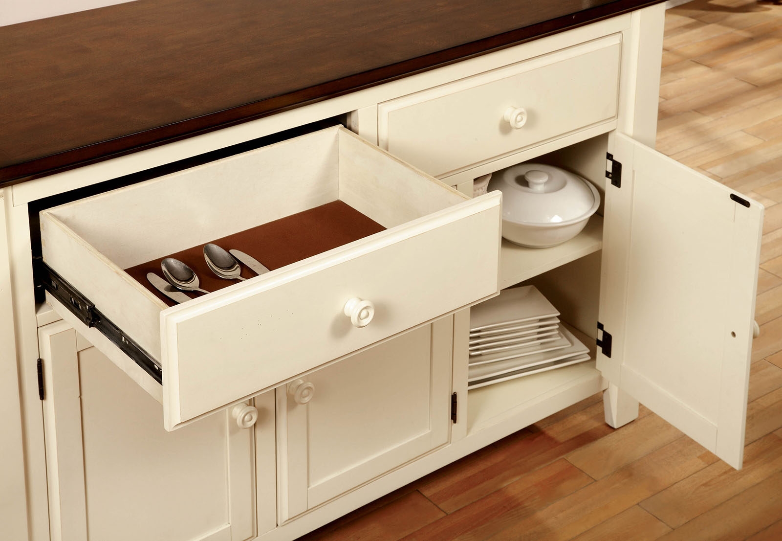 Harrisburg Wood Extendable Dining Set