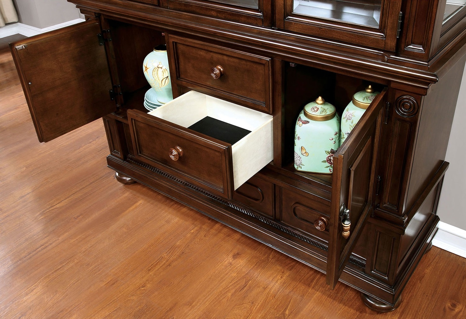 Alpena Wood Rectangular Extendable Dining Set