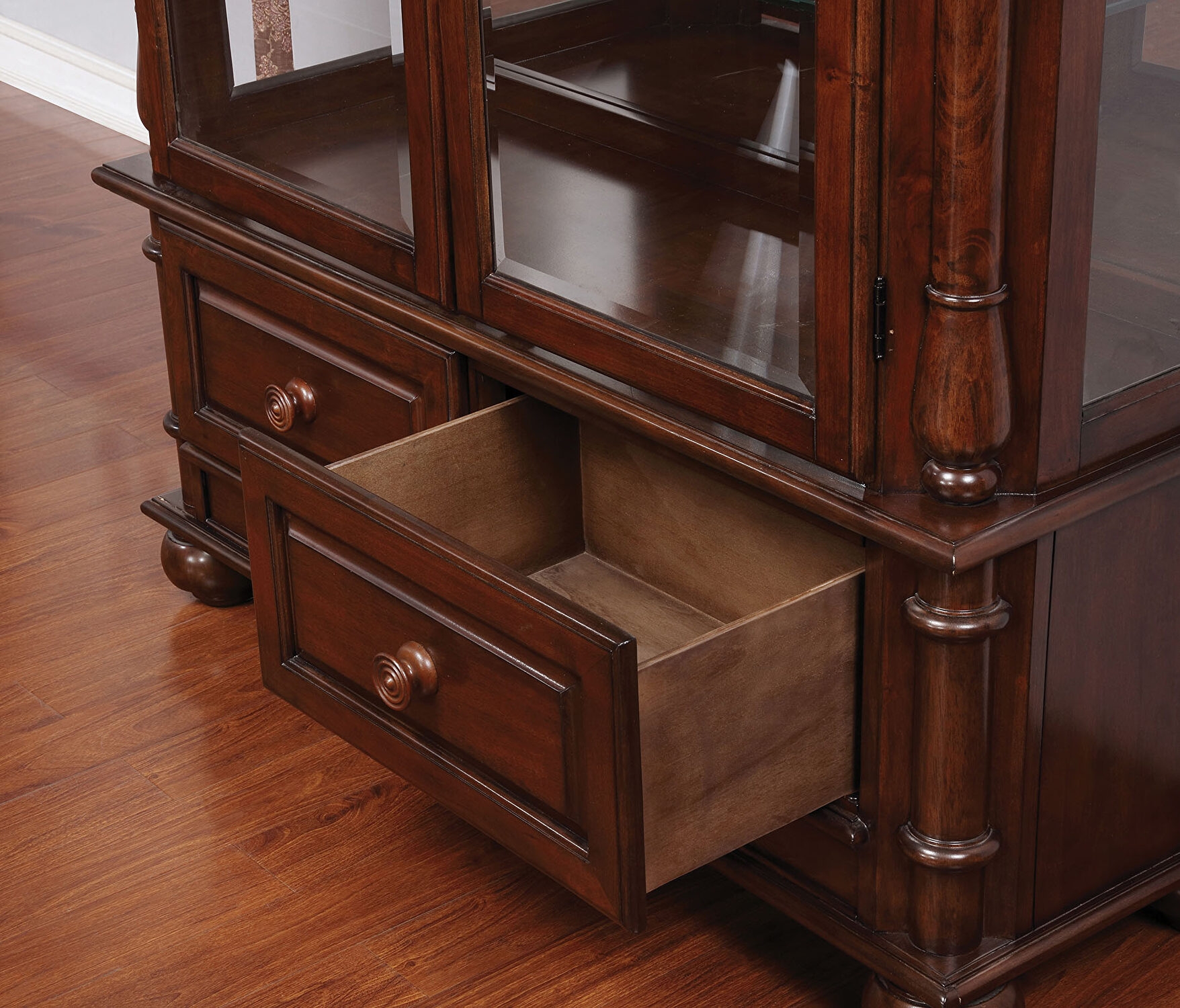 Sylvana Wood Extendable Dining Set