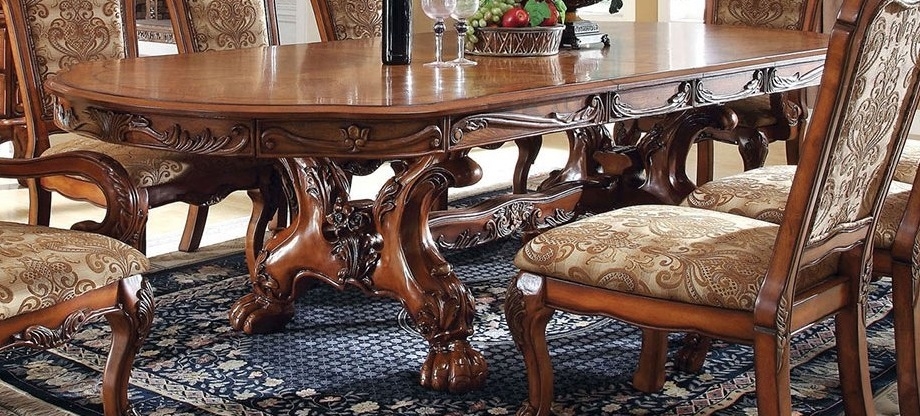 Medieve Wood Oval Extendable Dining Set