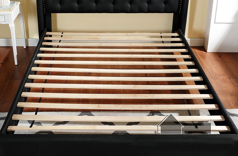 Carly Fabric/Wood Tufted Platform Bed