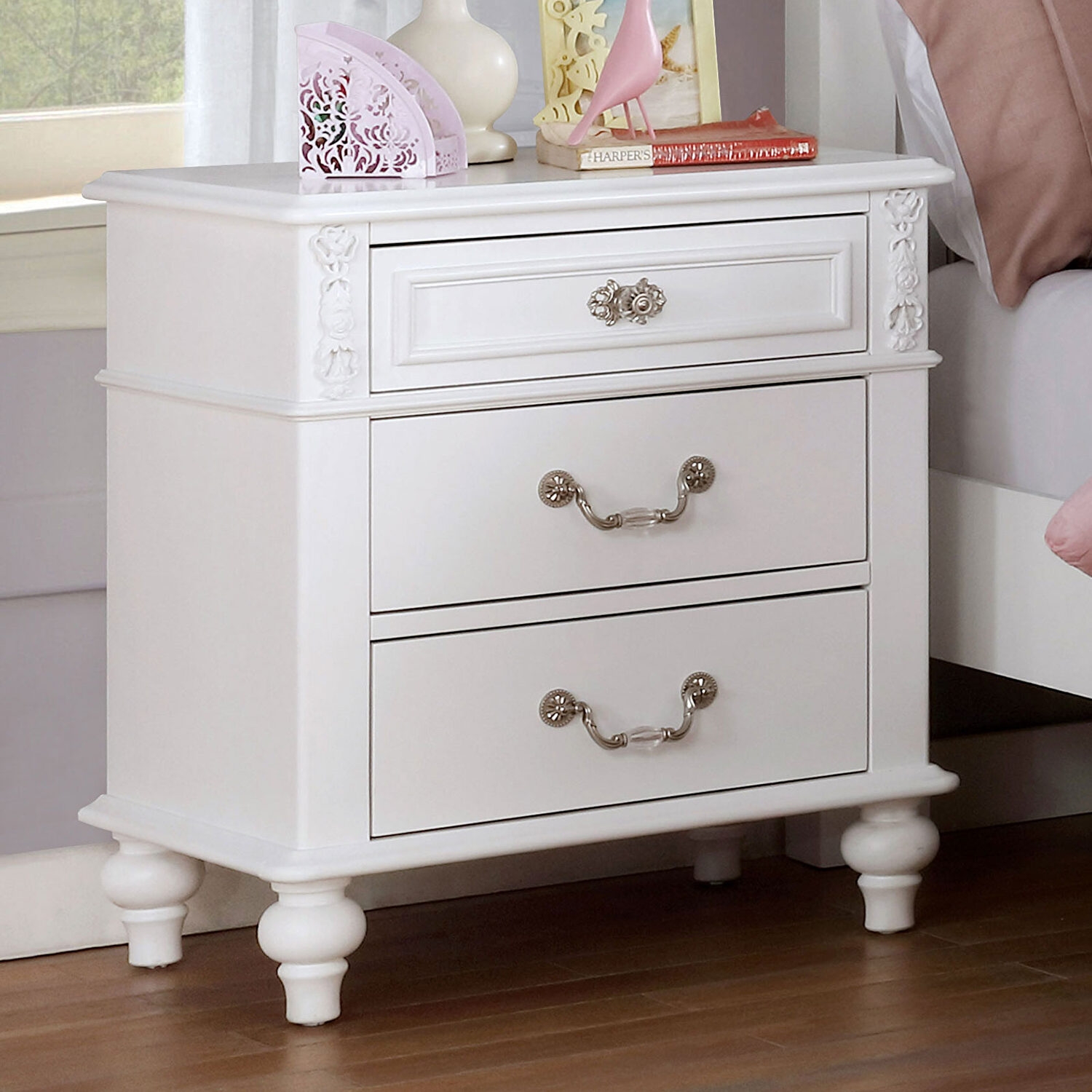 Belva Wood Nightstand w/3 Drawers & USB Charger