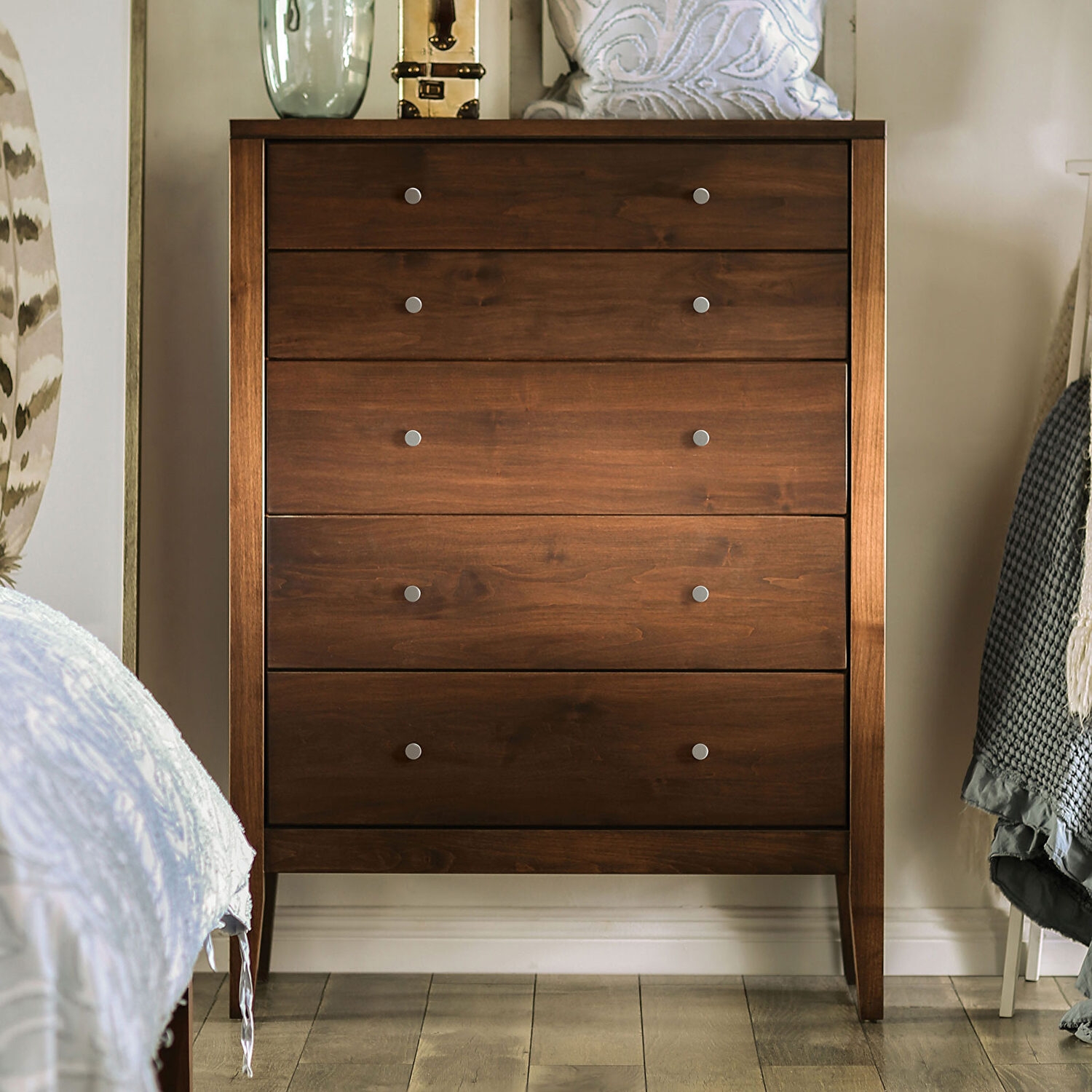 Willamette Wood Dresser w/5 Drawers