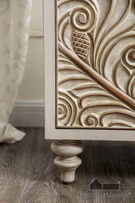 Jakarta Wood Dresser w/7 Drawers