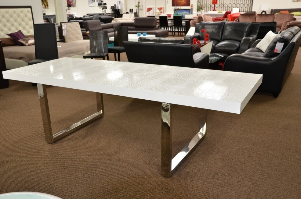AC803 Extendable Dining Table