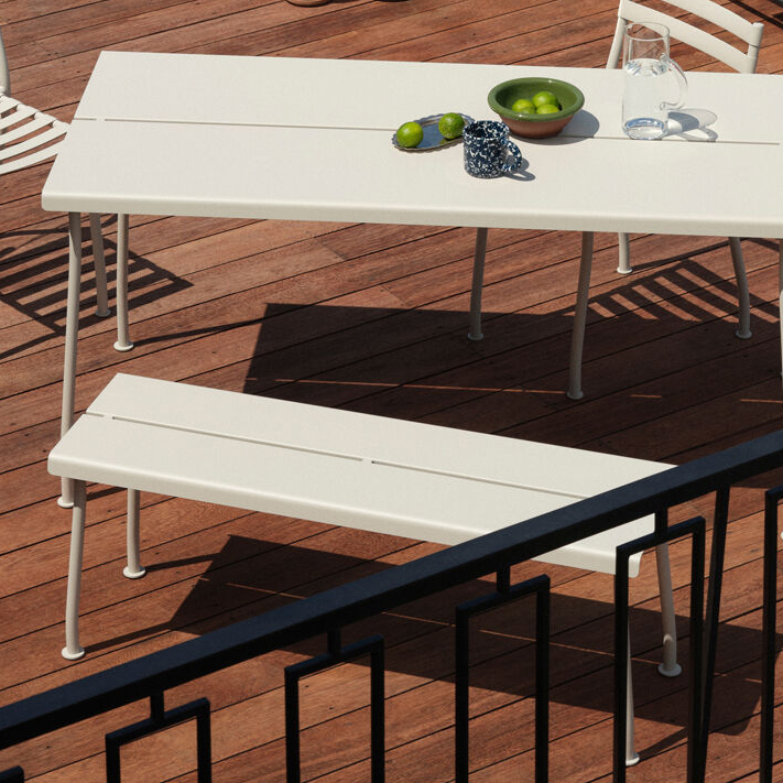 Flaner Outdoor Bench