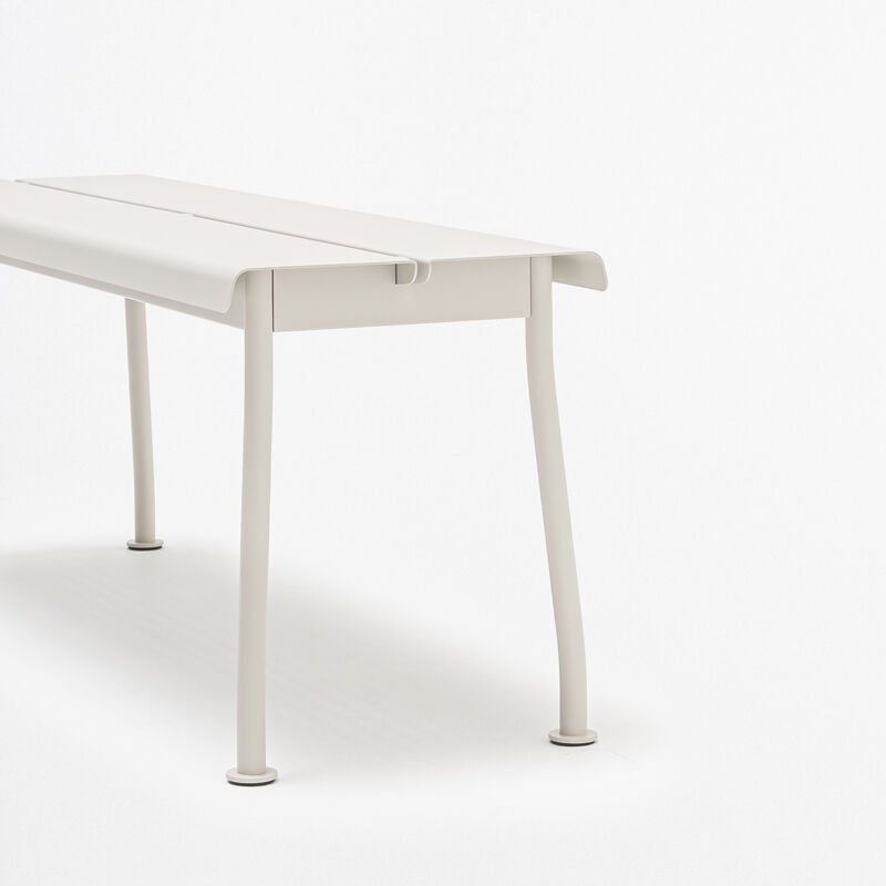 Flaner Outdoor Bench