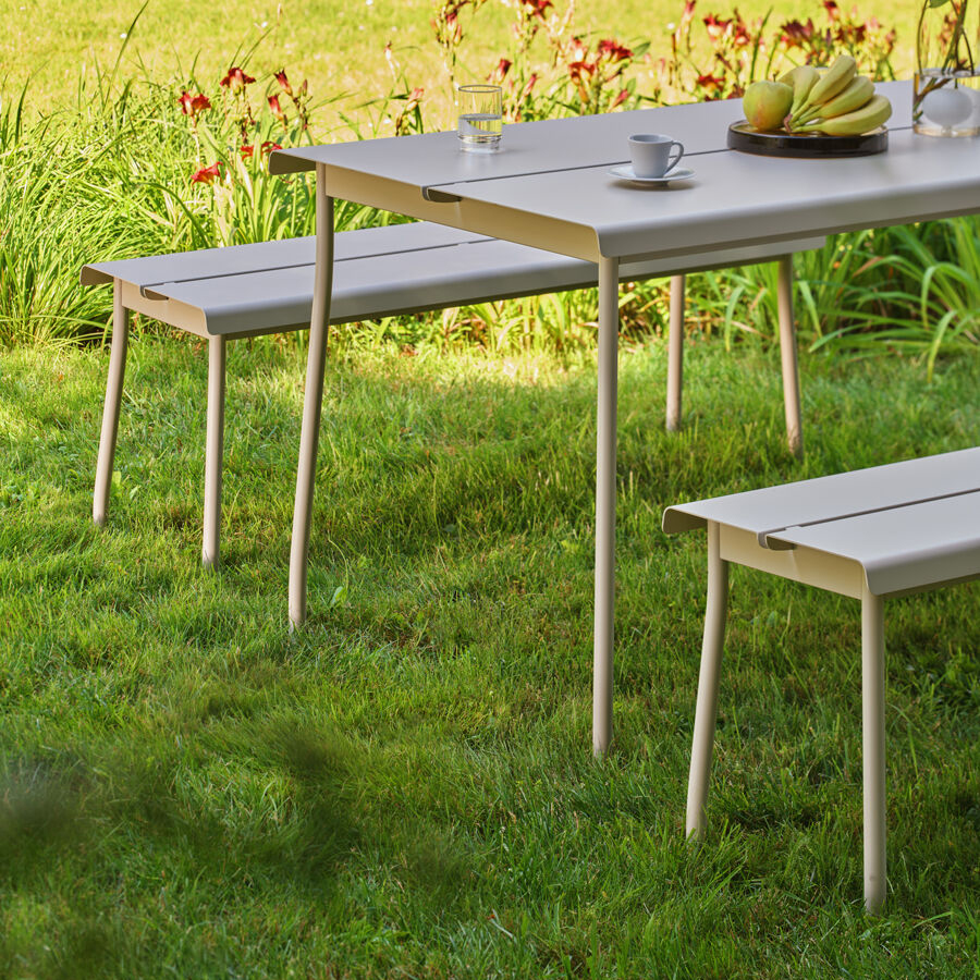 Flaner Outdoor Bench