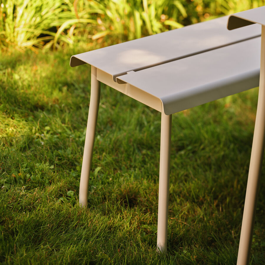 Flaner Outdoor Bench