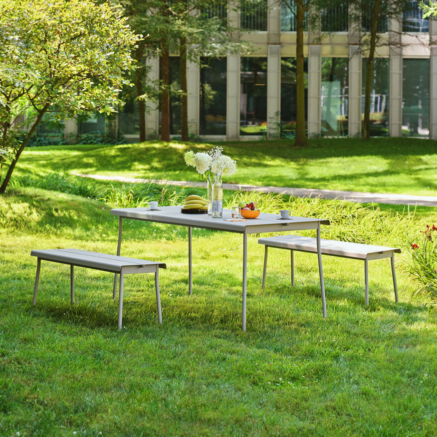 Flaner Outdoor Bench