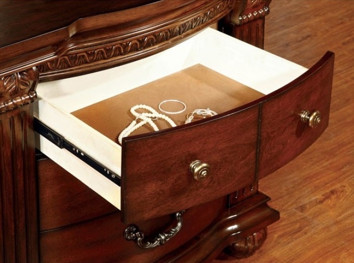Grandom Wood Nightstand w/3 Drawers