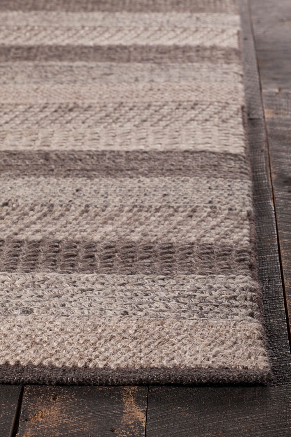 Forstel Wool Rectangular Hand-woven Rug, 9' x 13'