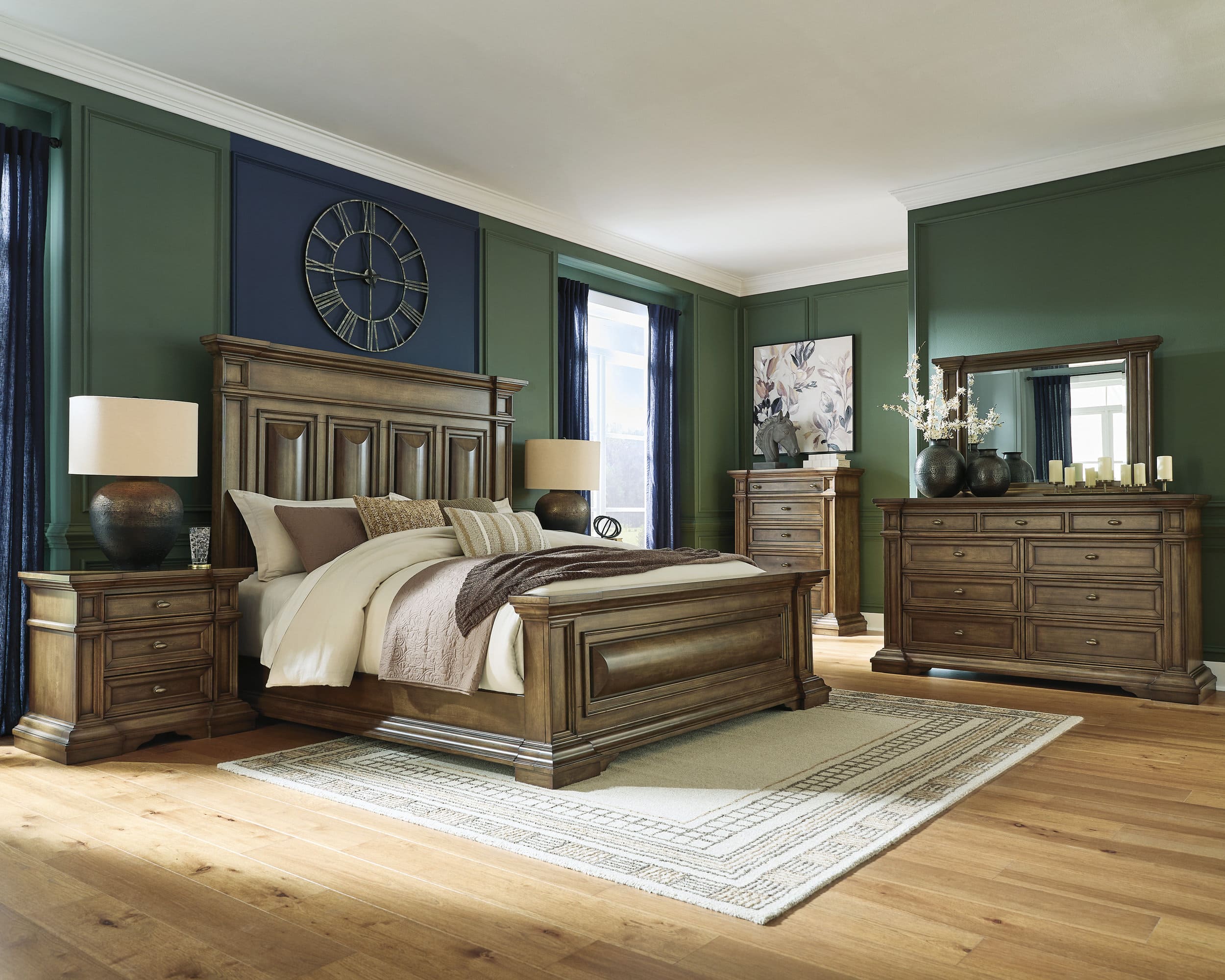Frantanna Wood Dresser w/9 Drawers