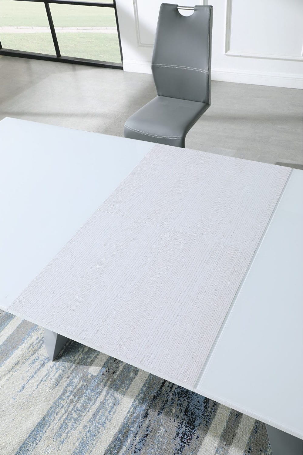 Beverly Hills Dining Room Set