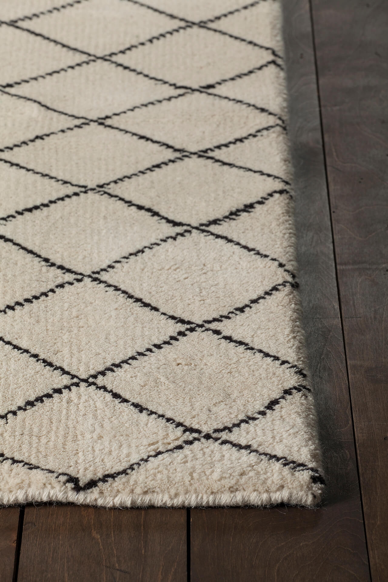 Gaia Wool Rectangular Hand-knotted Rug, 5' x 7'6"