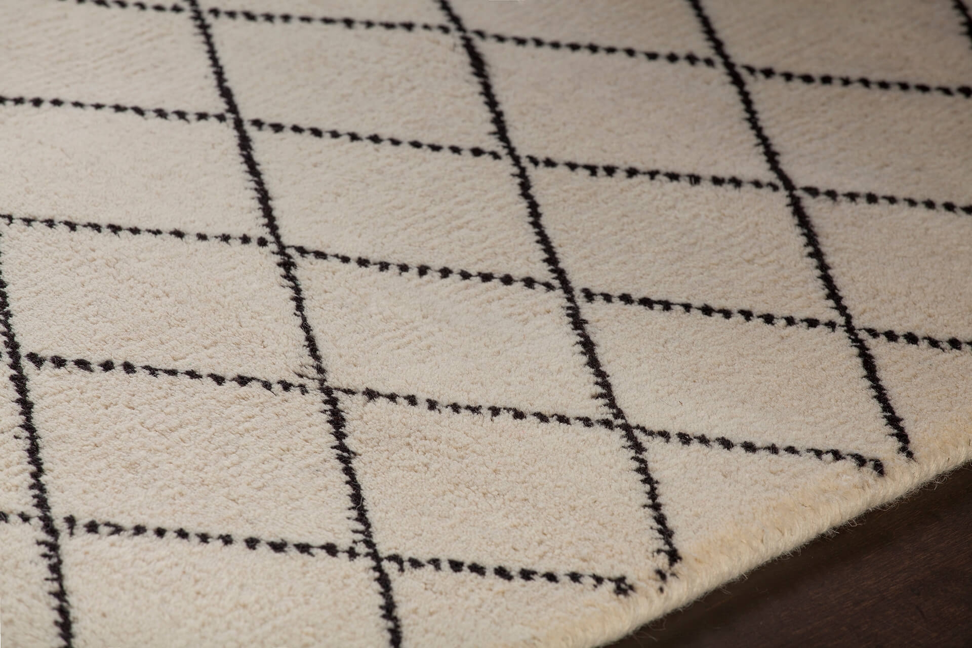 Gaia Wool Rectangular Hand-knotted Rug, 5' x 7'6"