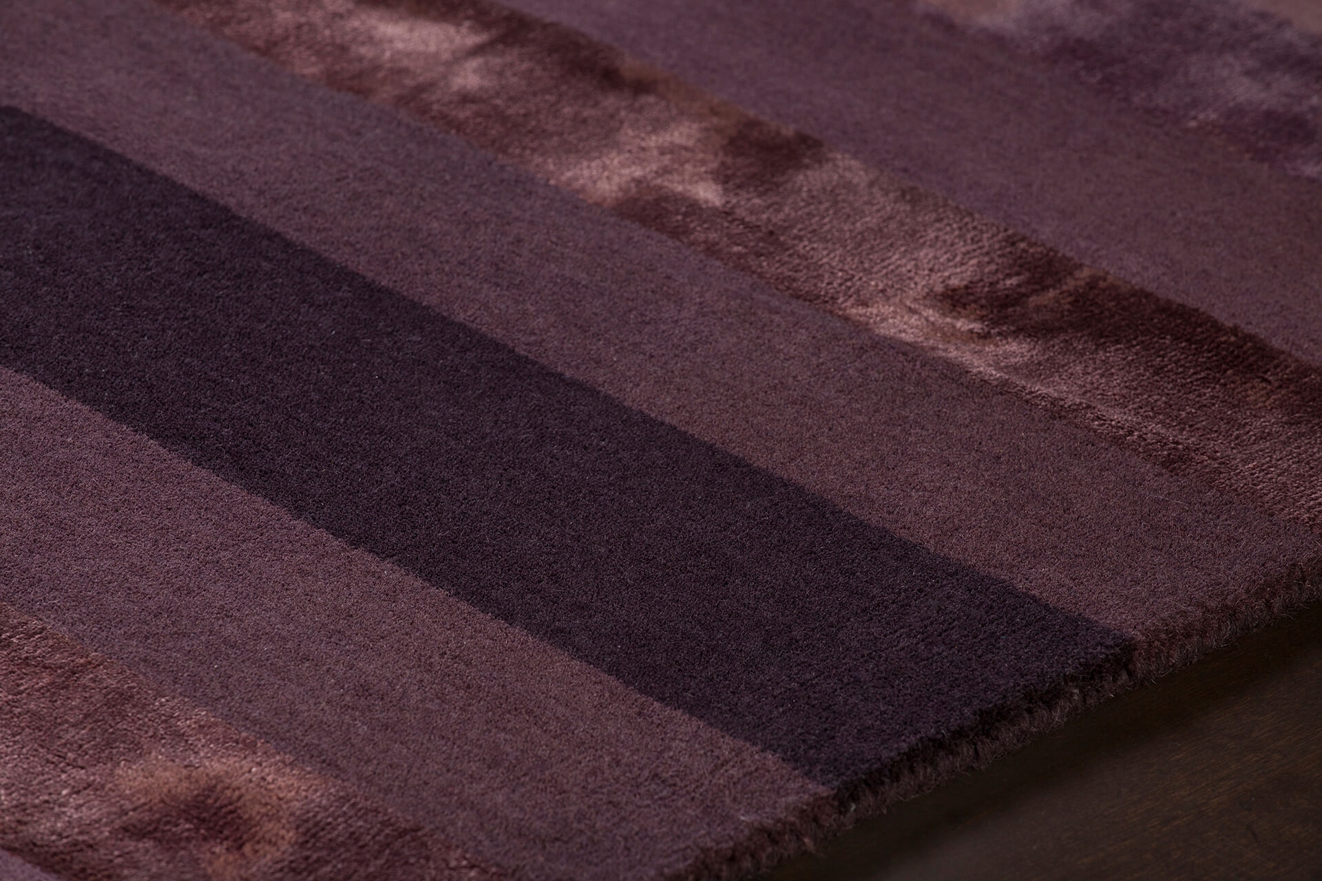 Gardenia Wool/Viscose Rectangular Hand-woven Rug, 7'9" x 10'6"