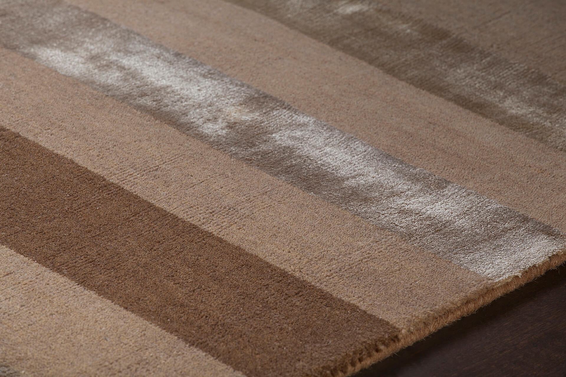 Gardenia Wool/Viscose Rectangular Hand-woven Rug, 7'9" x 10'6"