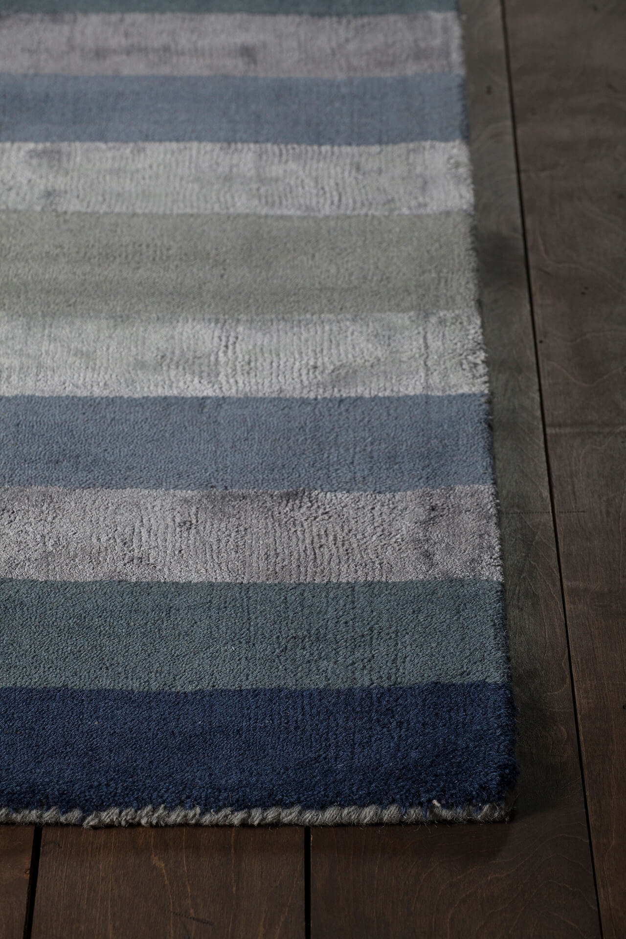 Gardenia Wool/Viscose Rectangular Hand-woven Rug, 5' x 7'6"