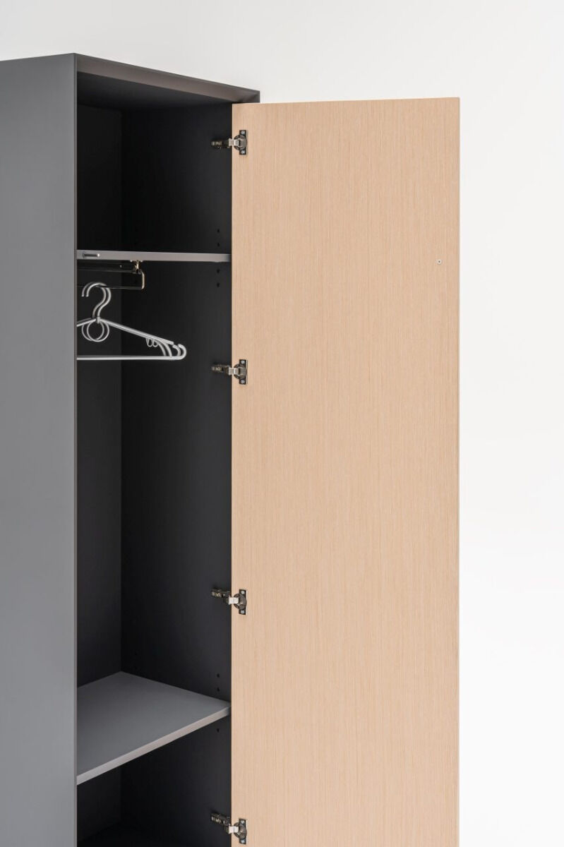 Gravity Wardrobe w/Door & Clothes Hanger