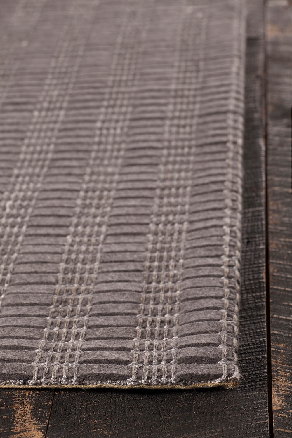 Gisela Wool/Viscose Rectangular Hand-woven Rug, 5' x 7'6"