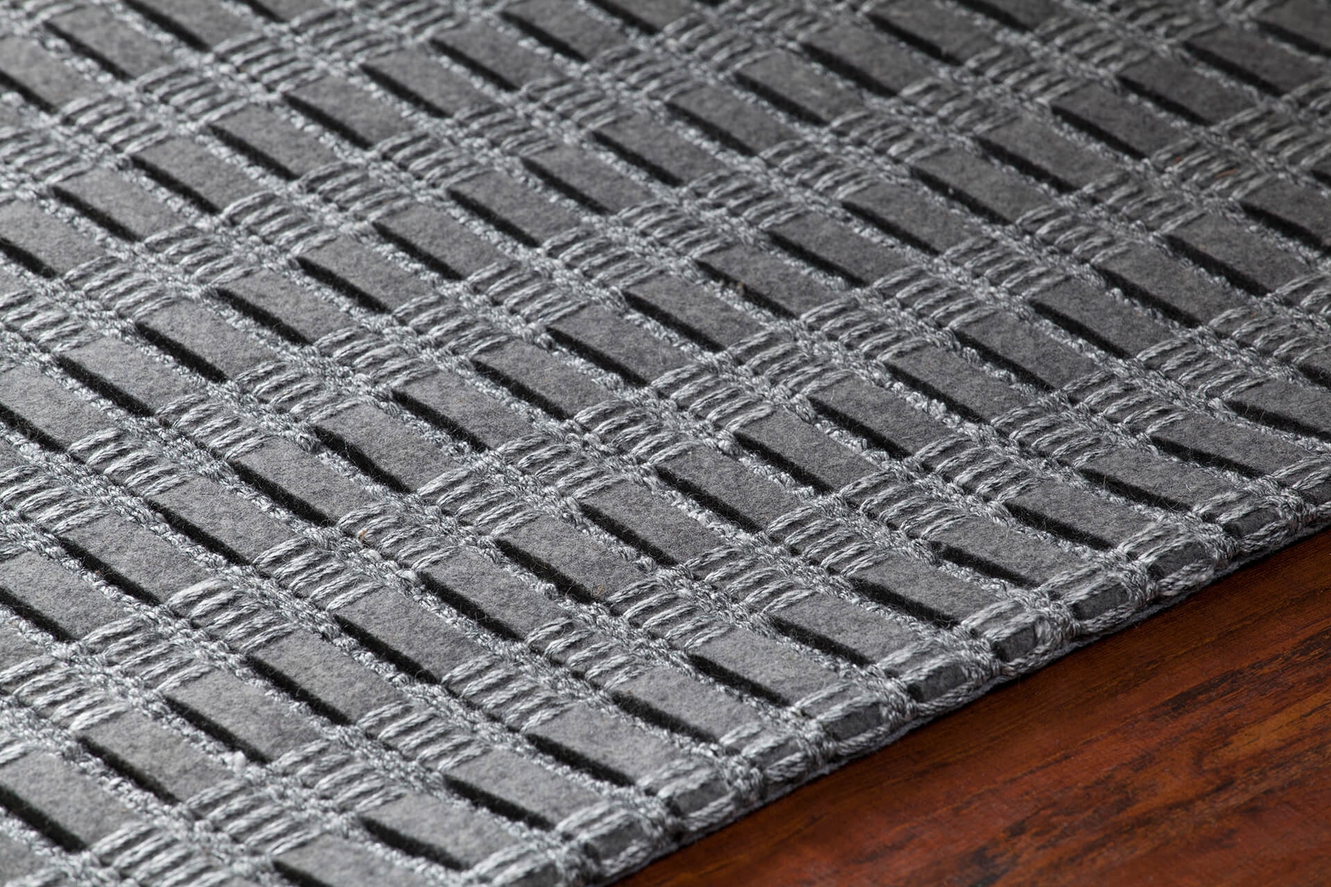 Gisela Wool/Viscose Rectangular Hand-woven Rug, 7'9" x 10'6"