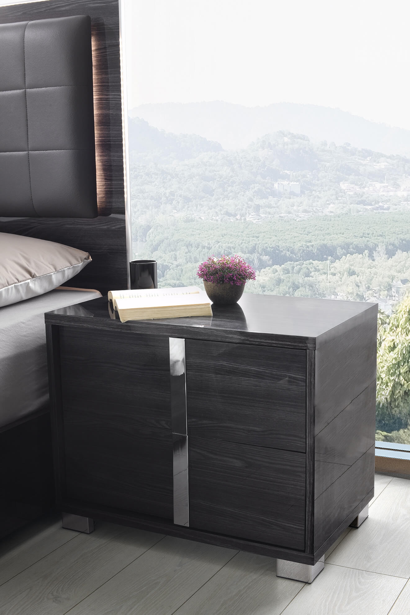 Giulia Premium Gloss Wood Veneer 2-Drawer Right Nightstand
