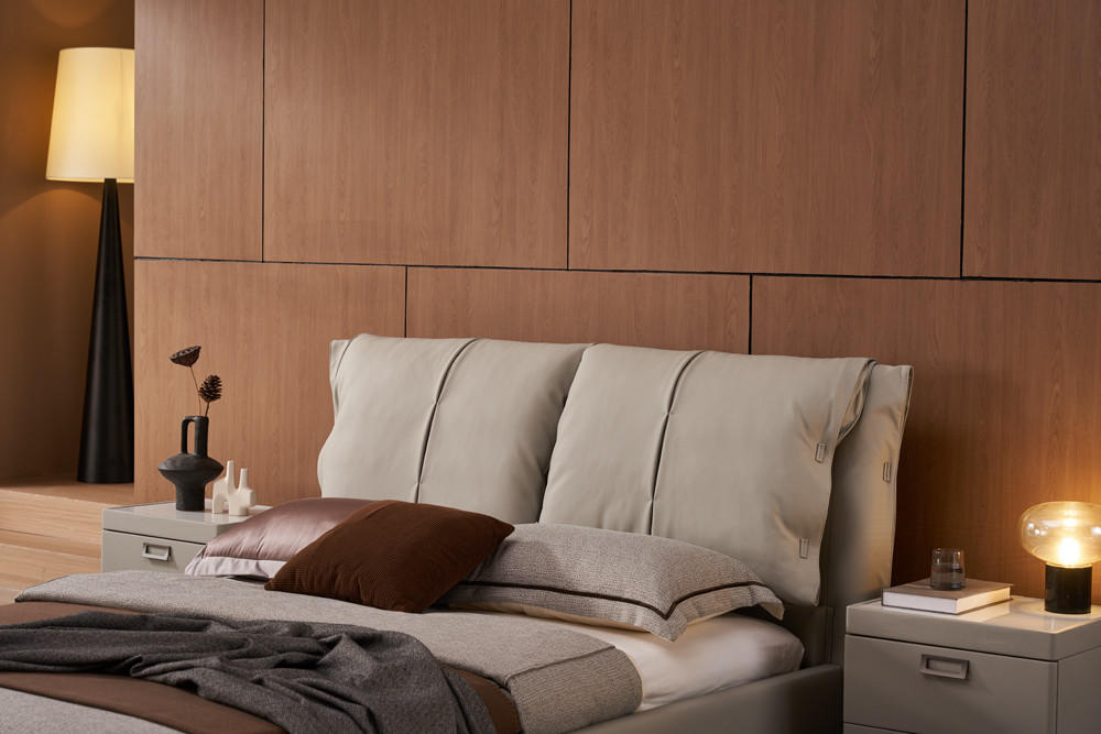 Grace Leather/Faux Leather Platform Bedroom Set